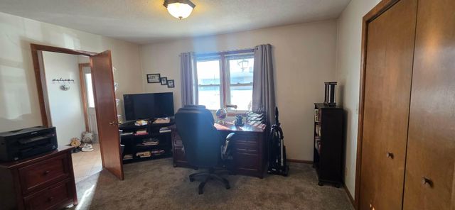 1106 Foothills Circle, Albert Lea, MN 56007