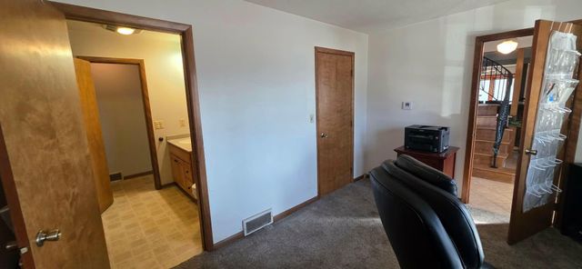 1106 Foothills Circle, Albert Lea, MN 56007