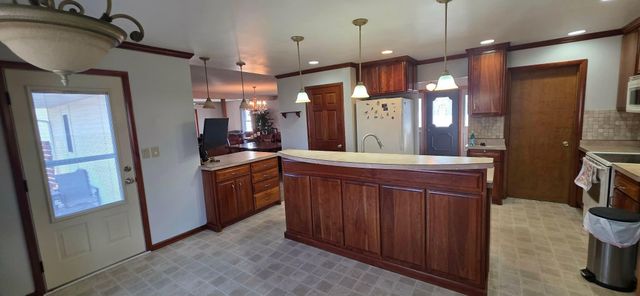 1106 Foothills Circle, Albert Lea, MN 56007