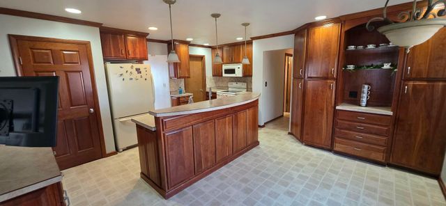 1106 Foothills Circle, Albert Lea, MN 56007