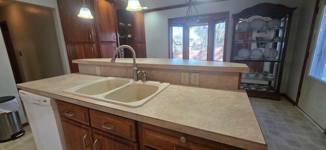 1106 Foothills Circle, Albert Lea, MN 56007