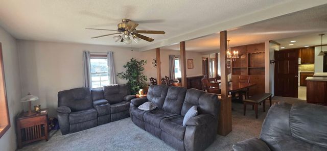1106 Foothills Circle, Albert Lea, MN 56007