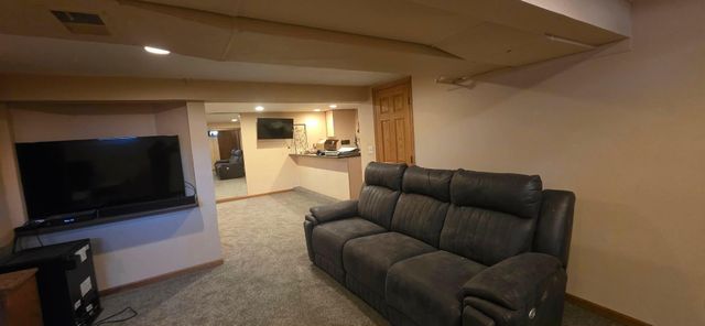 1106 Foothills Circle, Albert Lea, MN 56007