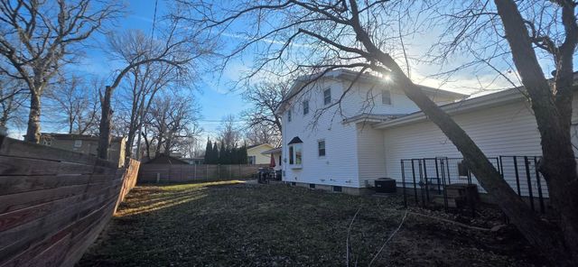 1106 Foothills Circle, Albert Lea, MN 56007