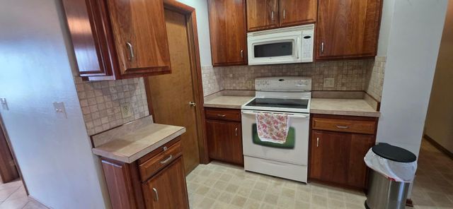 1106 Foothills Circle, Albert Lea, MN 56007