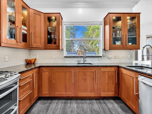 10779 Lake Wynds Court, Boynton Beach, FL 33437