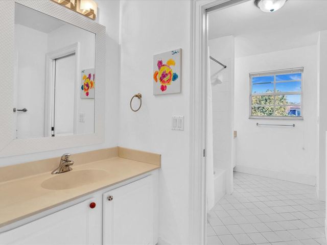 10779 Lake Wynds Court, Boynton Beach, FL 33437