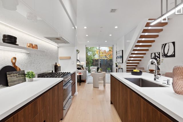 1034 1034 Grayson Street, Berkeley, CA 94710