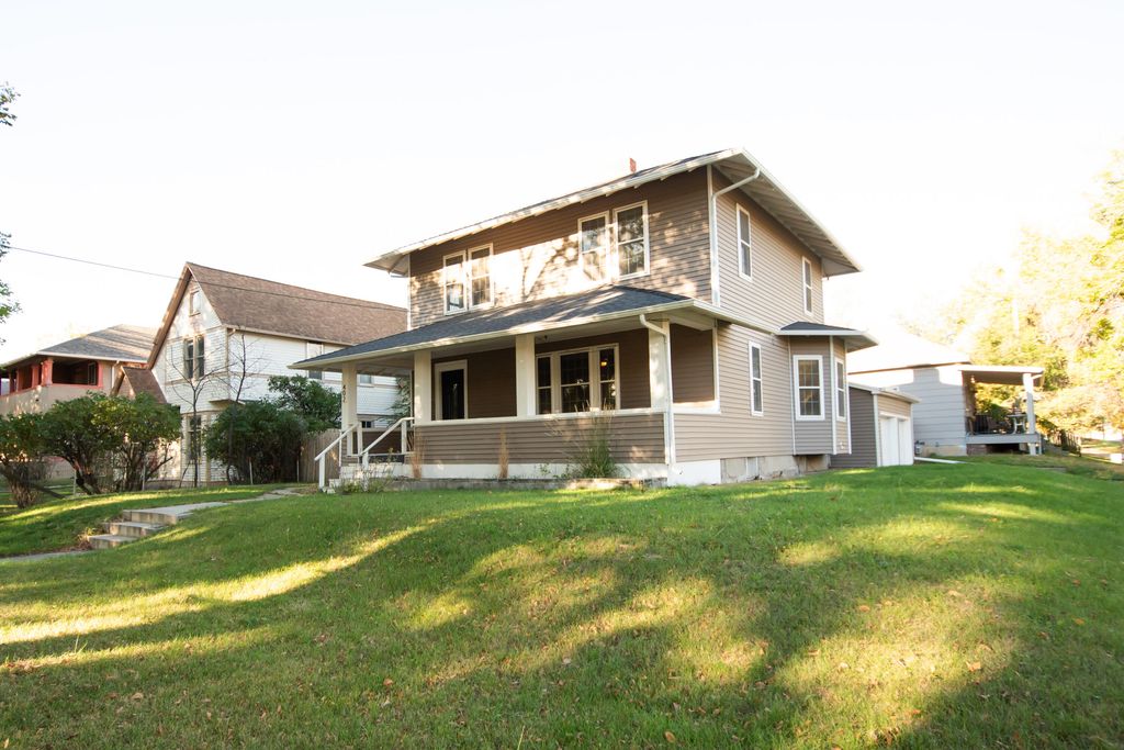 402 2nd AVE, Havre, MT 59501 photo 3