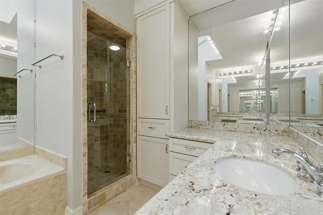 201 Vanderpool Lane 122, Houston, TX 77024