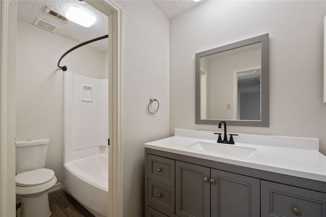 11805 Southlake Drive, Houston, TX 77077