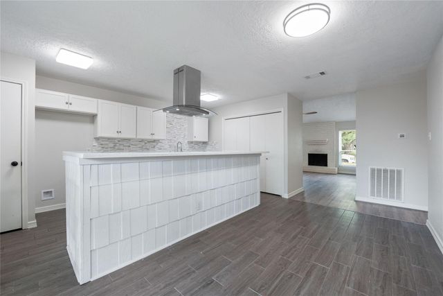 11805 Southlake Drive, Houston, TX 77077