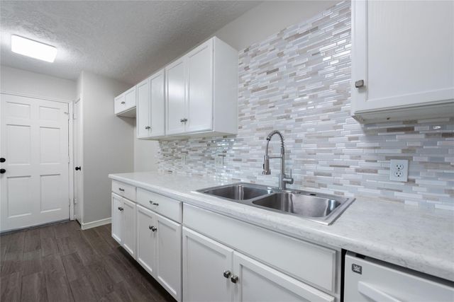 11805 Southlake Drive, Houston, TX 77077