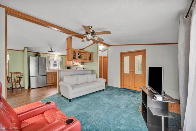 14 Cherry Lane, Olmsted Twp, OH 44138