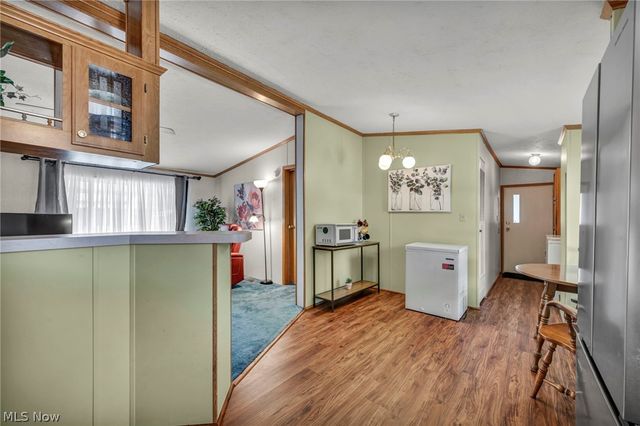 14 Cherry Lane, Olmsted Twp, OH 44138
