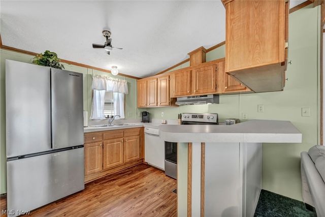 14 Cherry Lane, Olmsted Twp, OH 44138