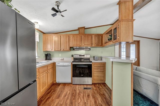 14 Cherry Lane, Olmsted Twp, OH 44138