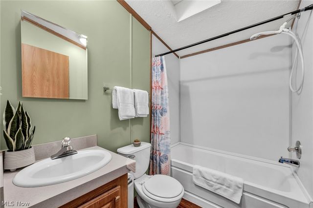 14 Cherry Lane, Olmsted Twp, OH 44138
