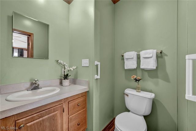 14 Cherry Lane, Olmsted Twp, OH 44138