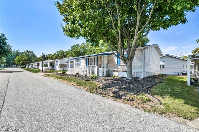 14 Cherry Lane, Olmsted Twp, OH 44138