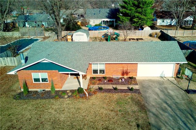 1705 Countryside Drive, Pittsburg, KS 66762