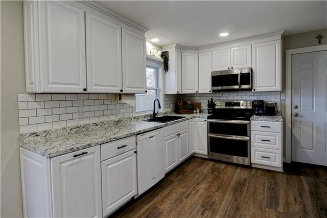 1705 Countryside Drive, Pittsburg, KS 66762