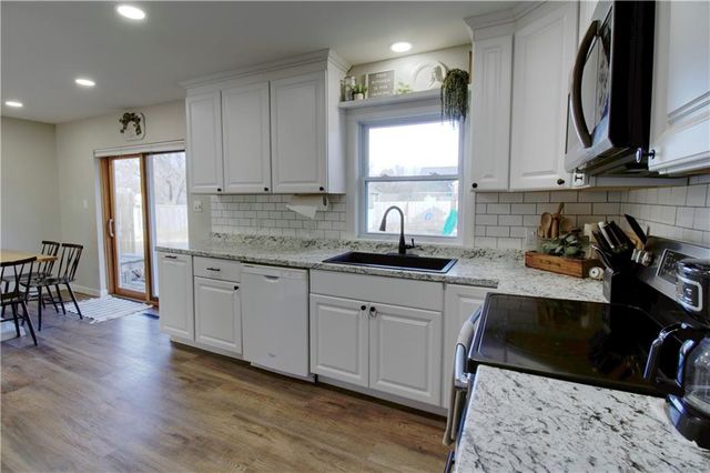 1705 Countryside Drive, Pittsburg, KS 66762