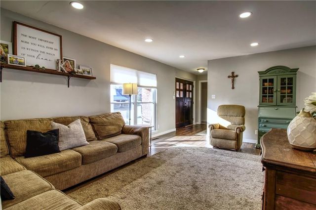 1705 Countryside Drive, Pittsburg, KS 66762