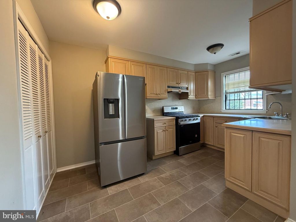 2929 S 66TH ST, PHILADELPHIA, PA 19142 — photo 5