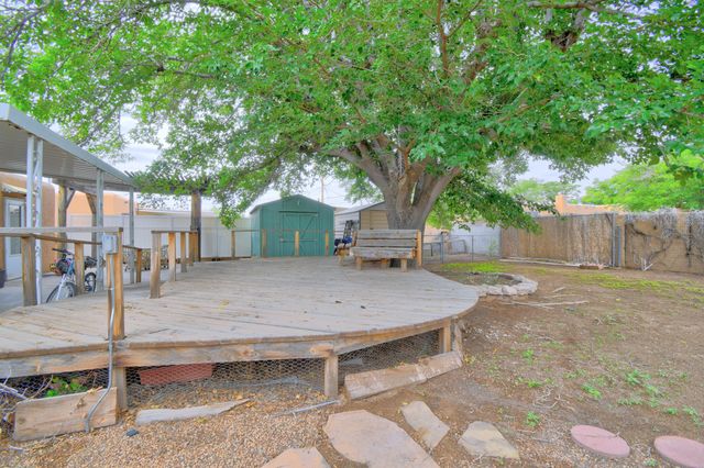 708 KENTUCKY Street SE, Albuquerque, NM 87108