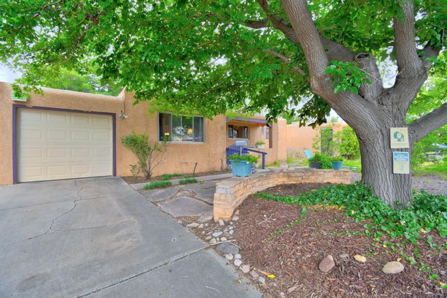 708 KENTUCKY Street SE, Albuquerque, NM 87108