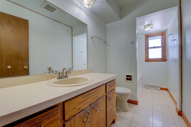 1429 Empire COURT, Waukesha, WI 53186
