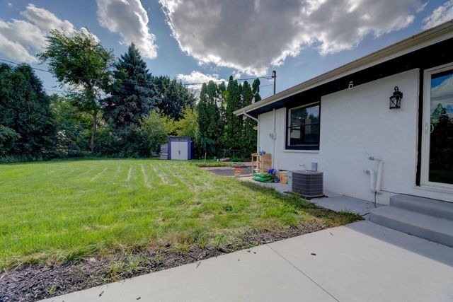 1429 Empire COURT, Waukesha, WI 53186