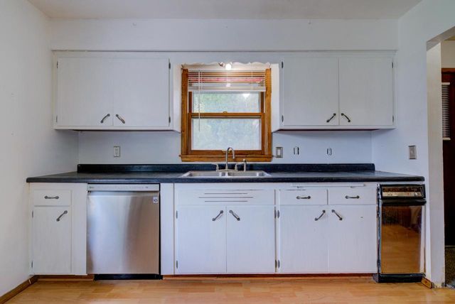 1429 Empire COURT, Waukesha, WI 53186