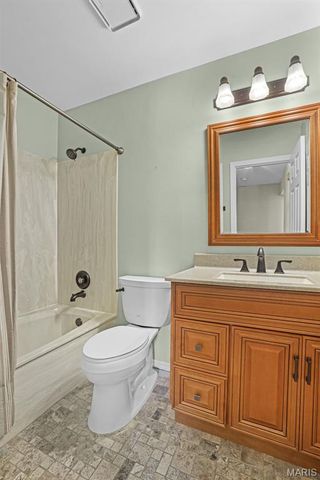 1928 Baxter Ridge Drive, Chesterfield, MO 63017