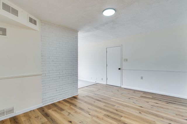 5006 E Bleckley Ct, Wichita, KS 67218