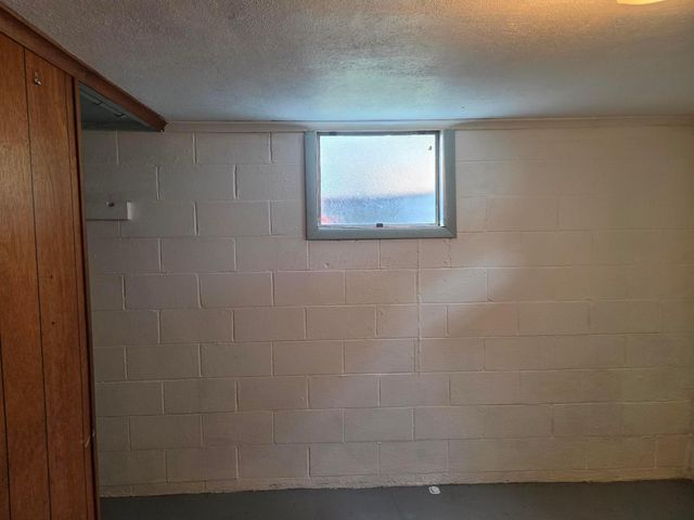 3325 Latonia, Columbus, OH 43232