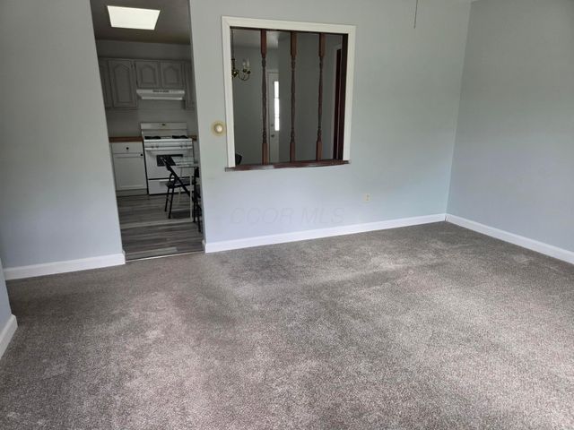 3325 Latonia, Columbus, OH 43232