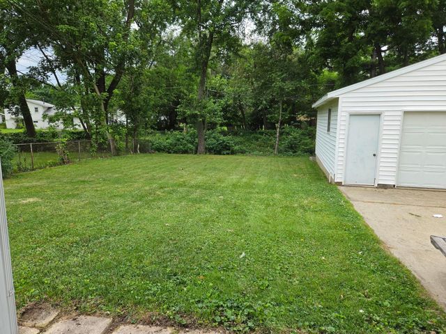 3325 Latonia, Columbus, OH 43232