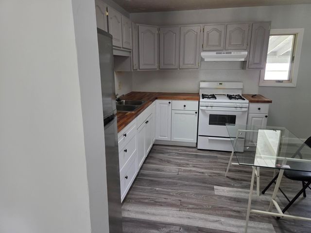 3325 Latonia, Columbus, OH 43232