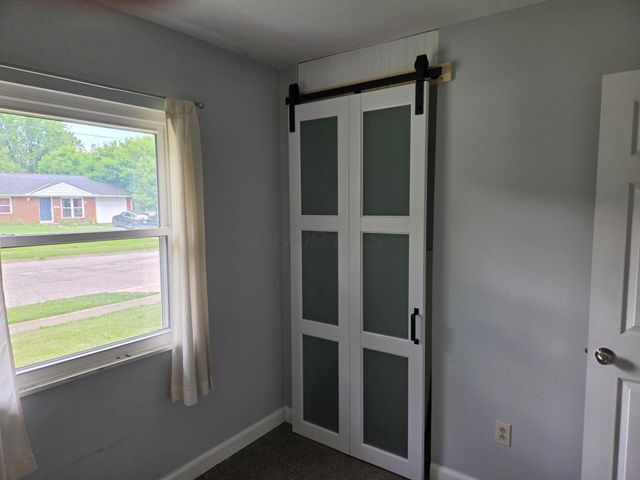 3325 Latonia, Columbus, OH 43232