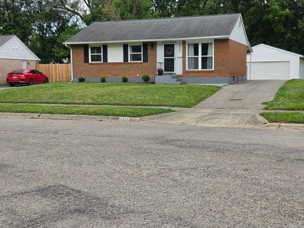3325 Latonia, Columbus, OH 43232