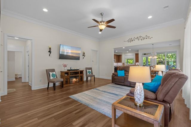 1727 Suncrest Dr., Myrtle Beach, SC 29577