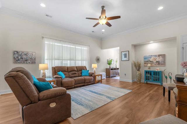 1727 Suncrest Dr., Myrtle Beach, SC 29577