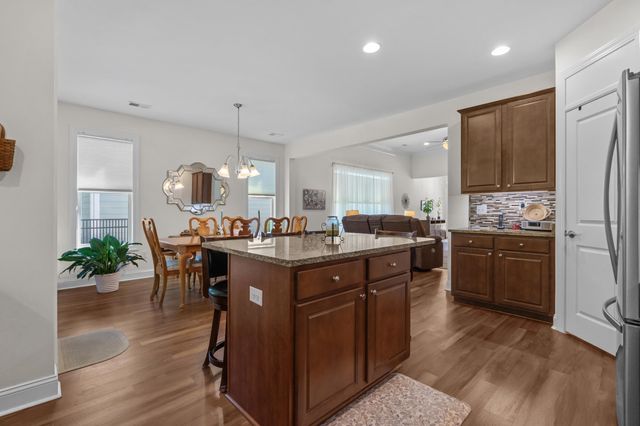 1727 Suncrest Dr., Myrtle Beach, SC 29577