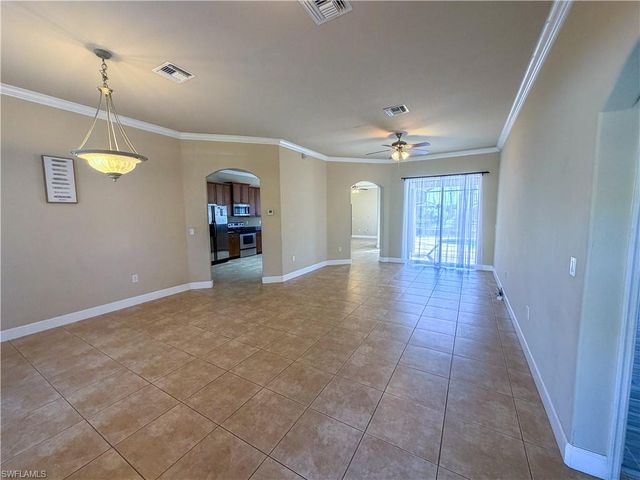 2110 SW 38th TER, Cape Coral, FL 33914