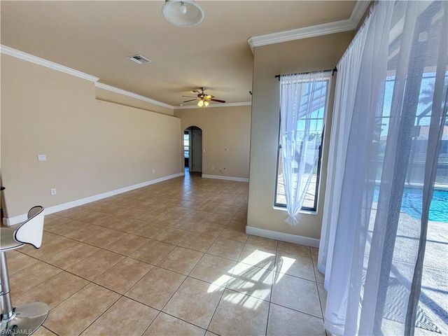 2110 SW 38th TER, Cape Coral, FL 33914