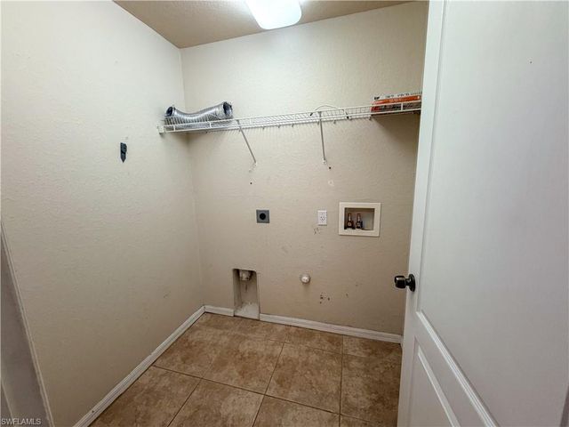 2110 SW 38th TER, Cape Coral, FL 33914