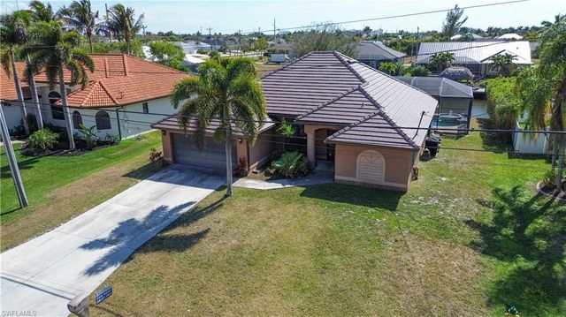 2110 SW 38th TER, Cape Coral, FL 33914