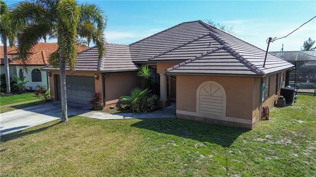 2110 SW 38th TER, Cape Coral, FL 33914